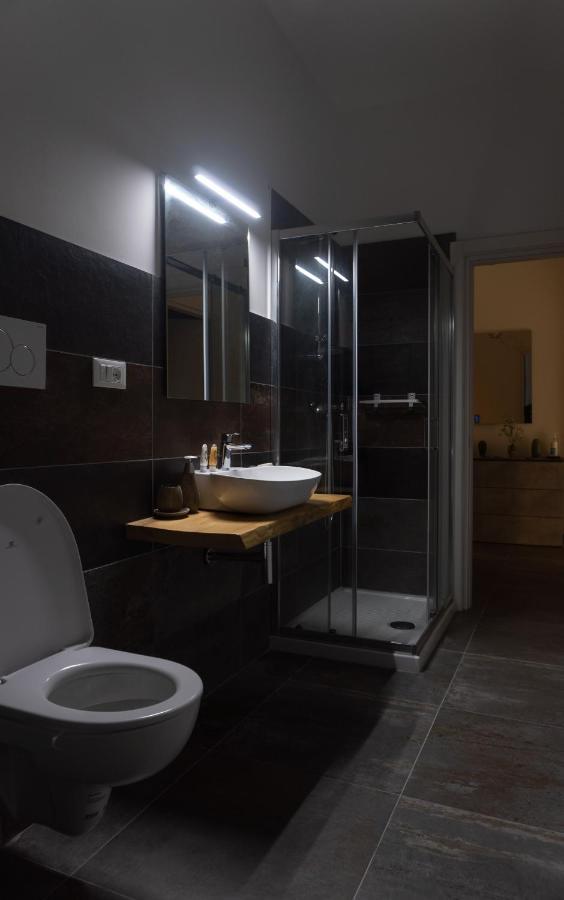 4 Balconi Rooms-Elements B&B เลชเช ภายนอก รูปภาพ
