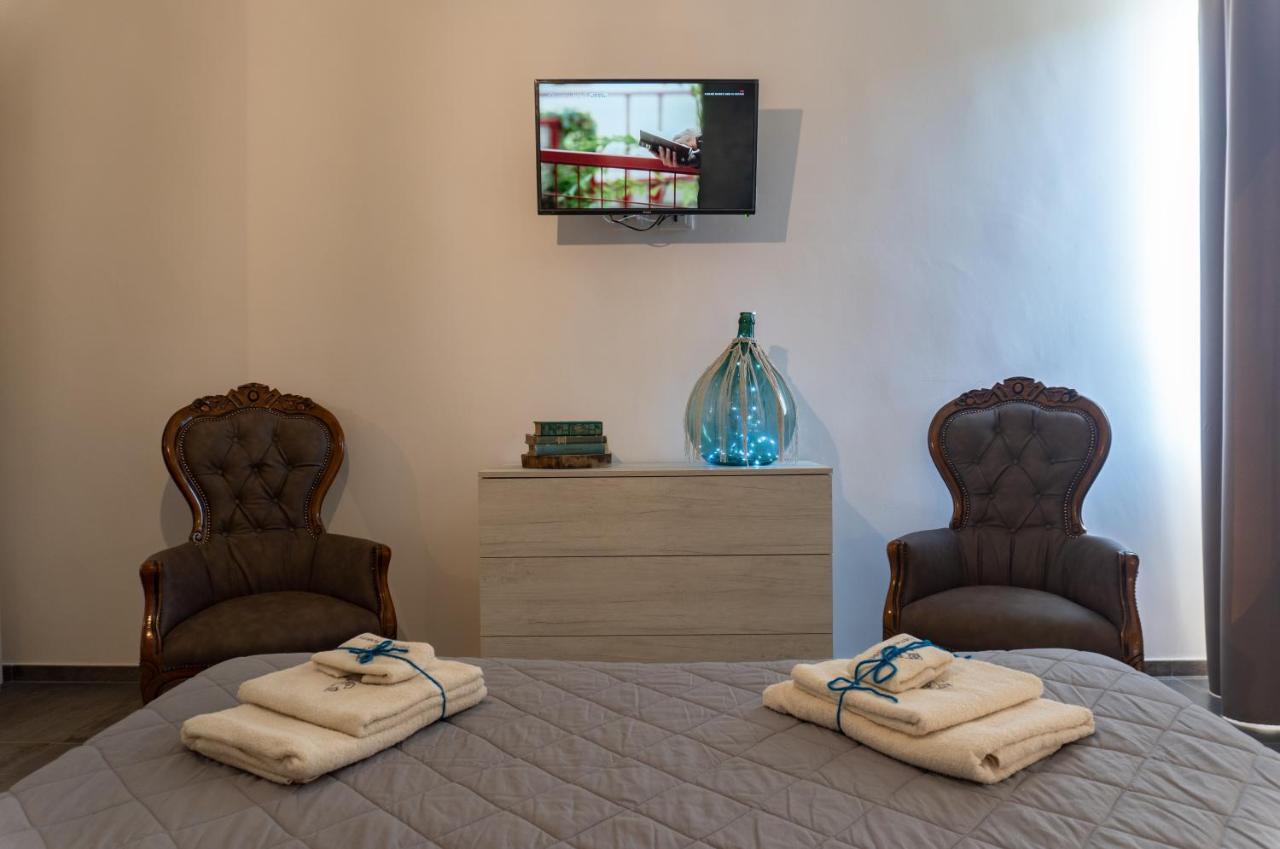4 Balconi Rooms-Elements B&B เลชเช ภายนอก รูปภาพ